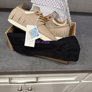 Esseutesse NWT Sand